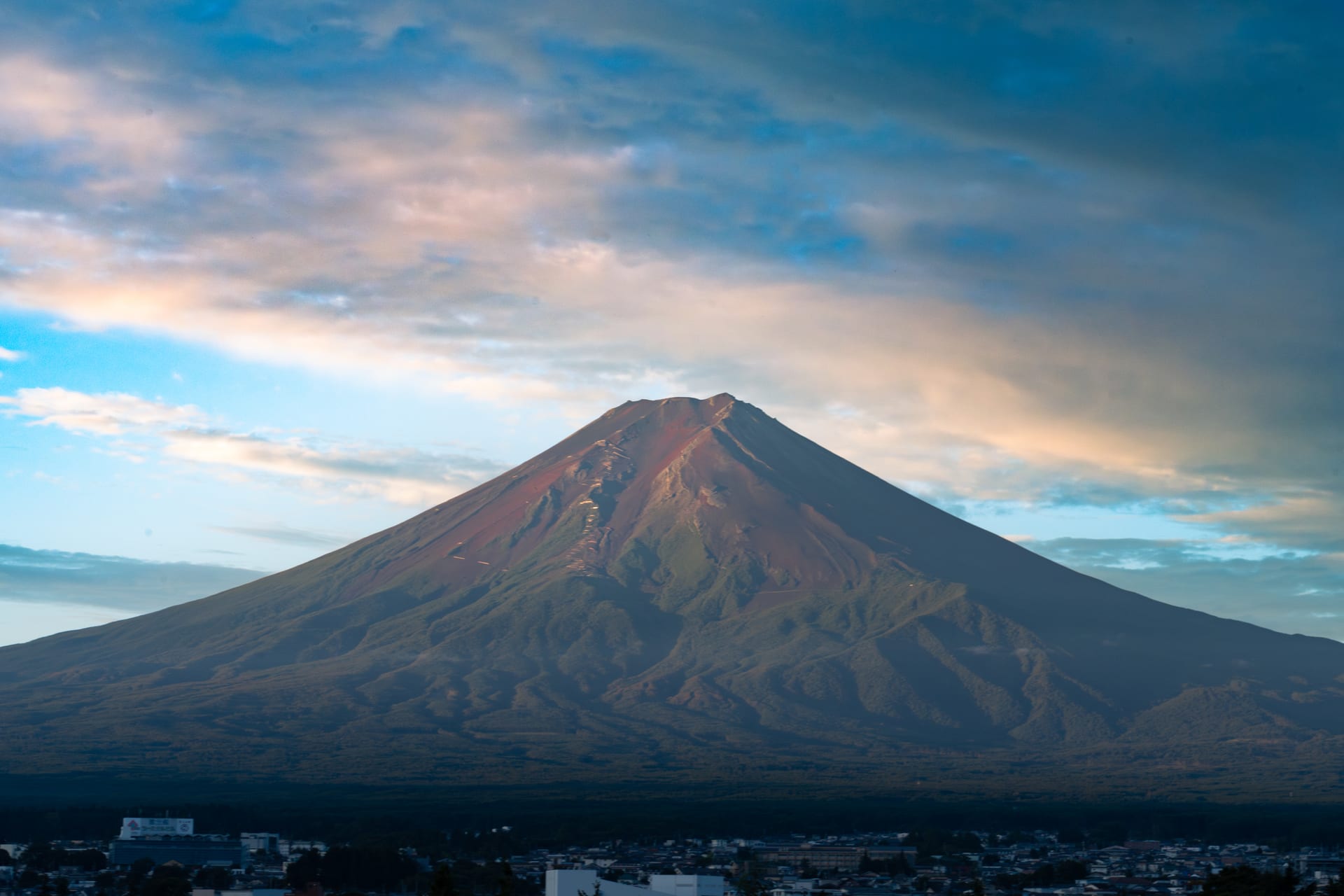 街と富士山